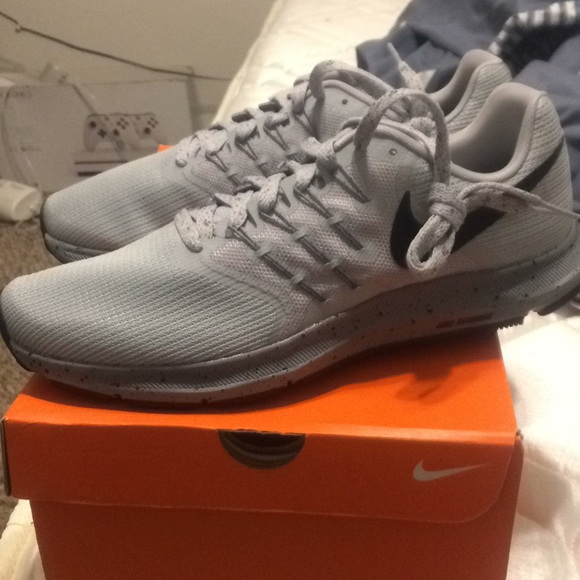 nike roshe run all black